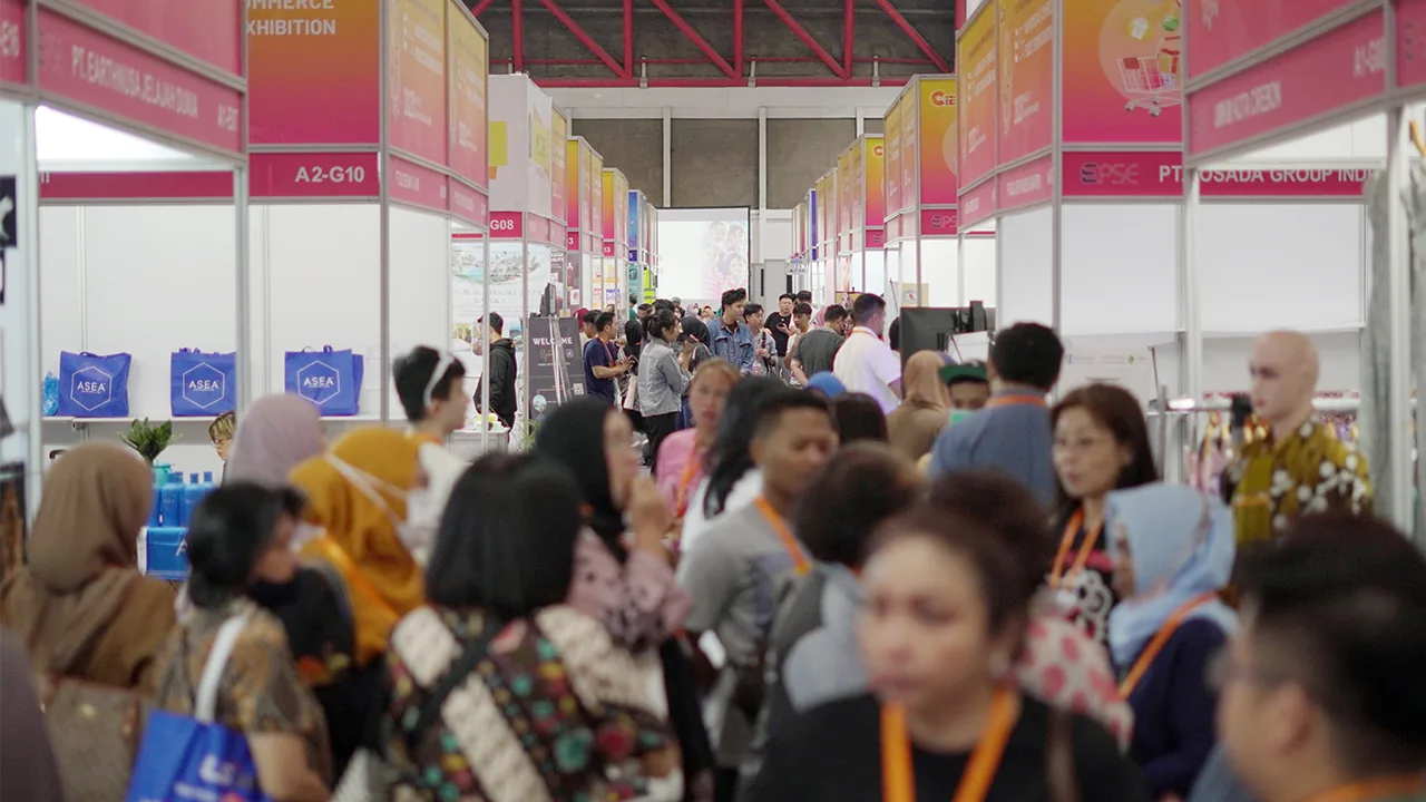Panggung seminar dan sesi penghargaan CIEIE sebelumnya